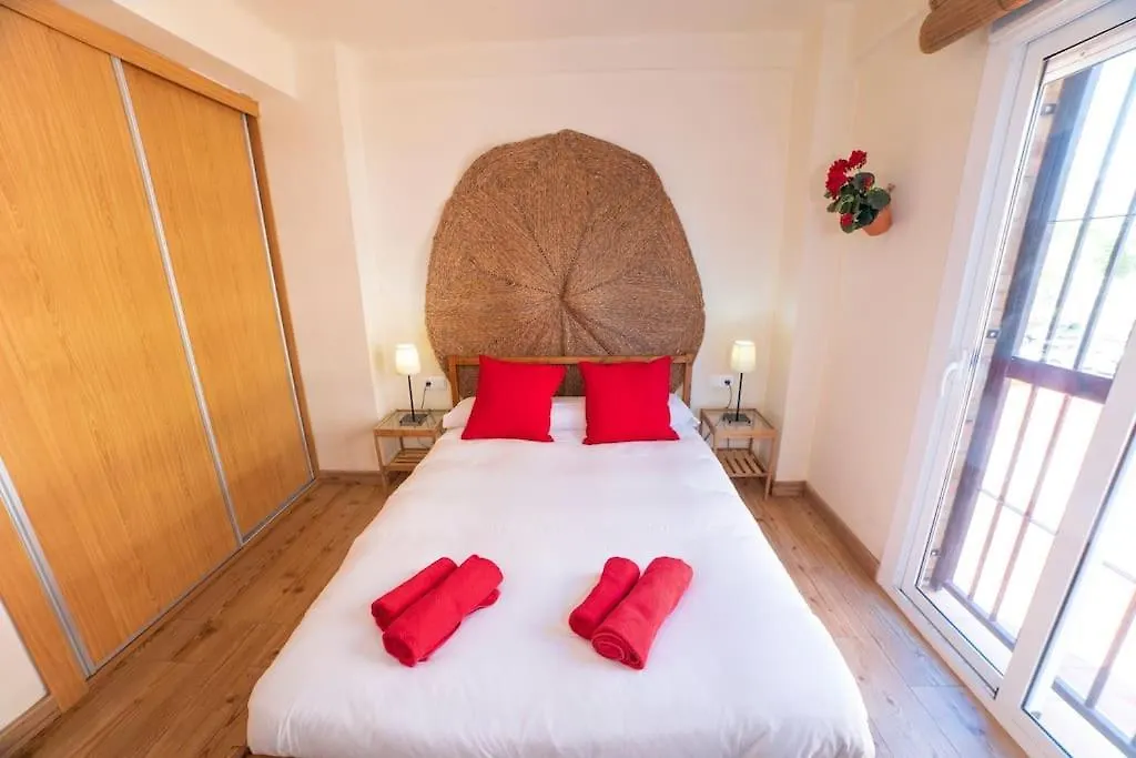 3 Bedrooms City Center And Beach Malaga Apartament