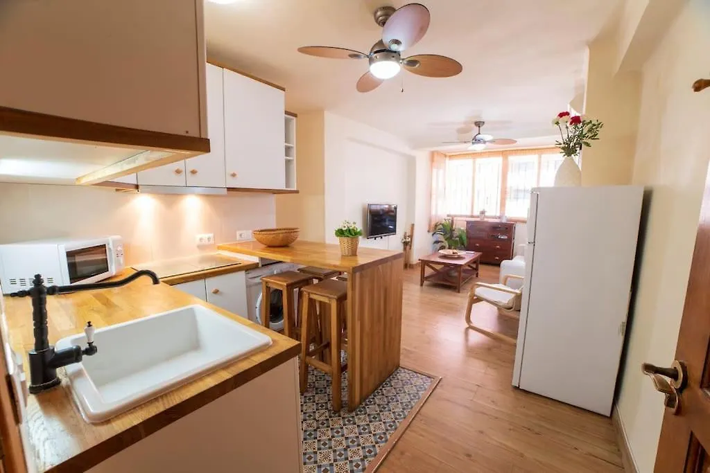 3 Bedrooms City Center And Beach Malaga